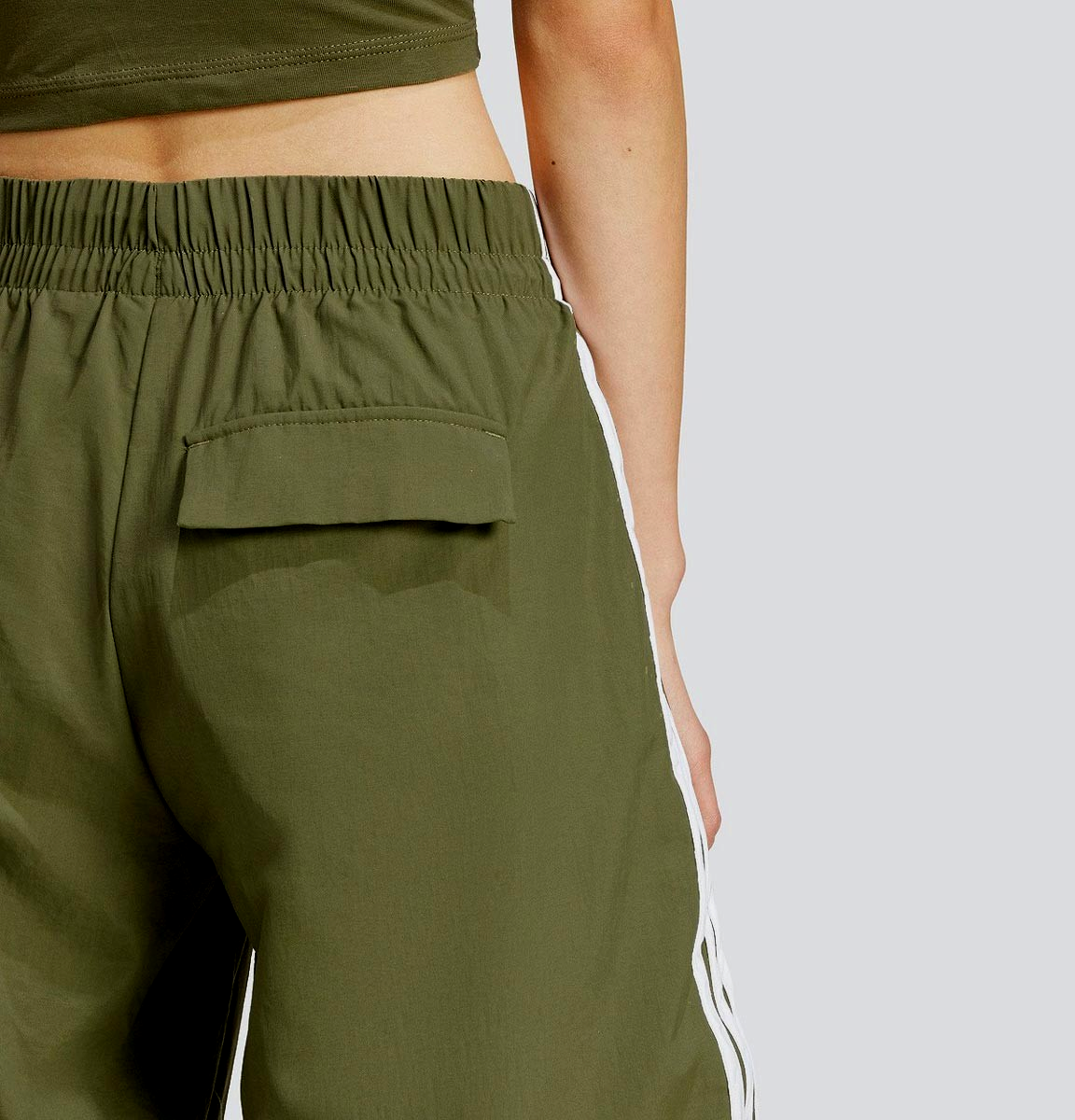 Adidas Parachute Pants oliv Wide Leg JE1308 Gr.XL/42/44