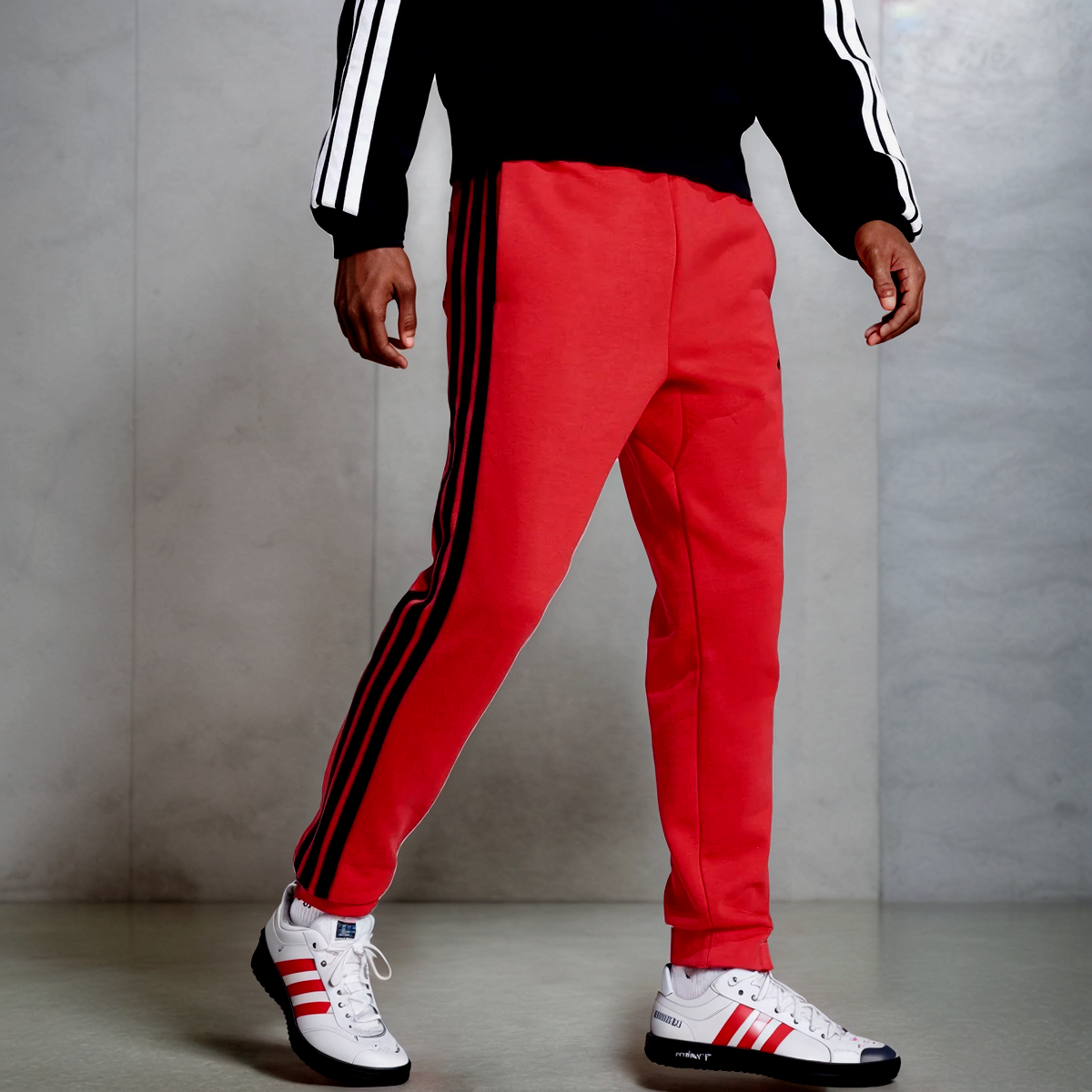 Adidas Herren Classic Sweathose Essentials 3-Stripes rot Gr.M
