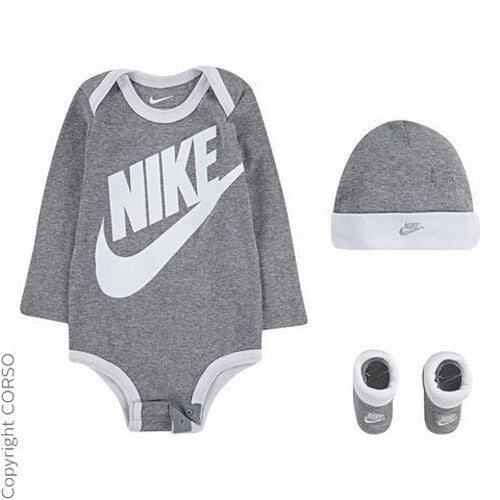 NIKE DREITEILIGES BABY SET GR. 68 / 6-12 BODY MÜTZE SCHÜHCHEN GRAU