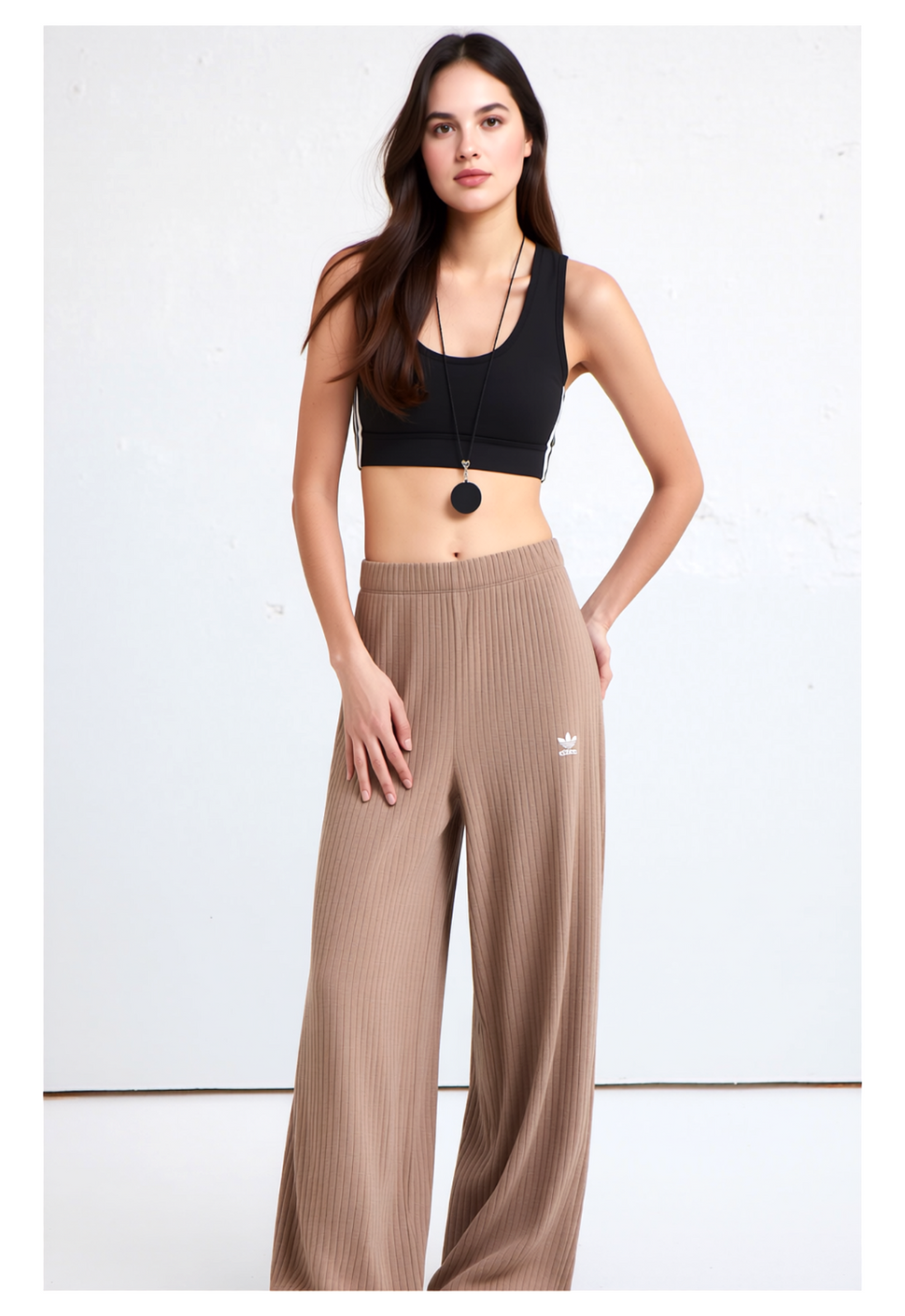 Adidas Essentials Weitripphose Trace Brown Damen JD0768 Gr.L/40/42