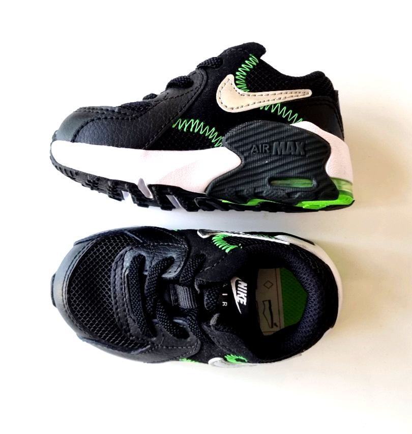 Nike Air Max excee Baby Leder schwarz grün swoosh silber Gr. 19