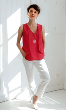 Zeige Bild Designer Blusen-Top mit Kette Rose Westen-Look  Gr.36-44 2
